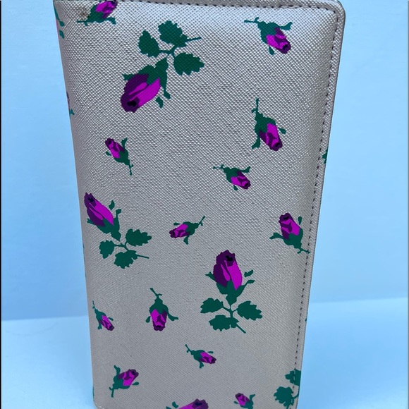 Betsey Johnson Rose Gold Wallet Hearts and Roses - Picture 5 of 13
